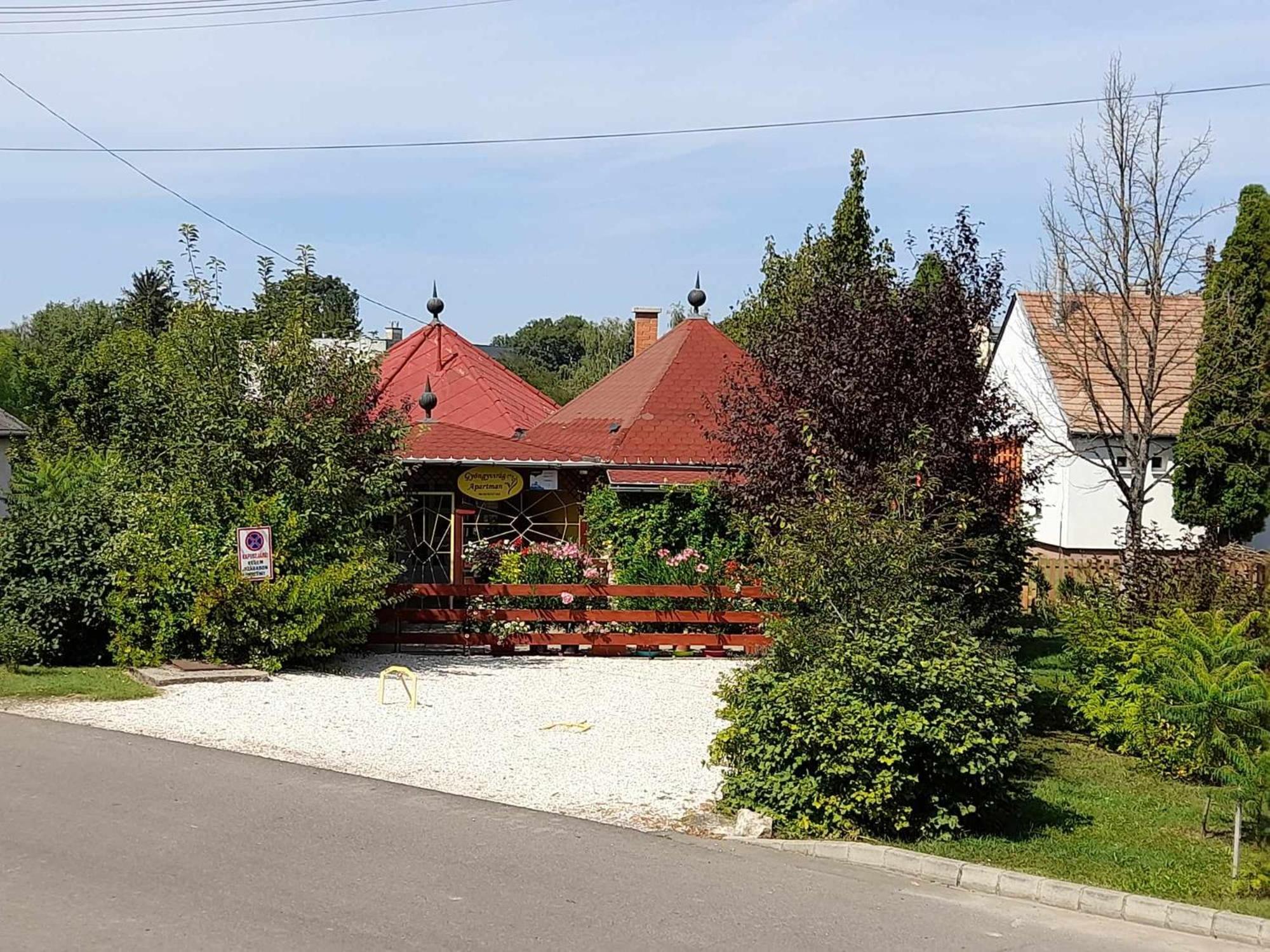 Gyöngyvirág Apartment Romhány Exterior foto